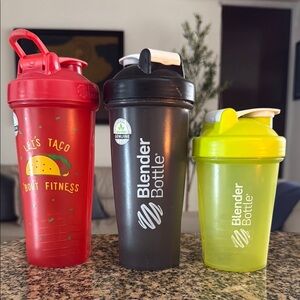 BlenderBottle Shaker Bottle Set - Red, Black, Green
